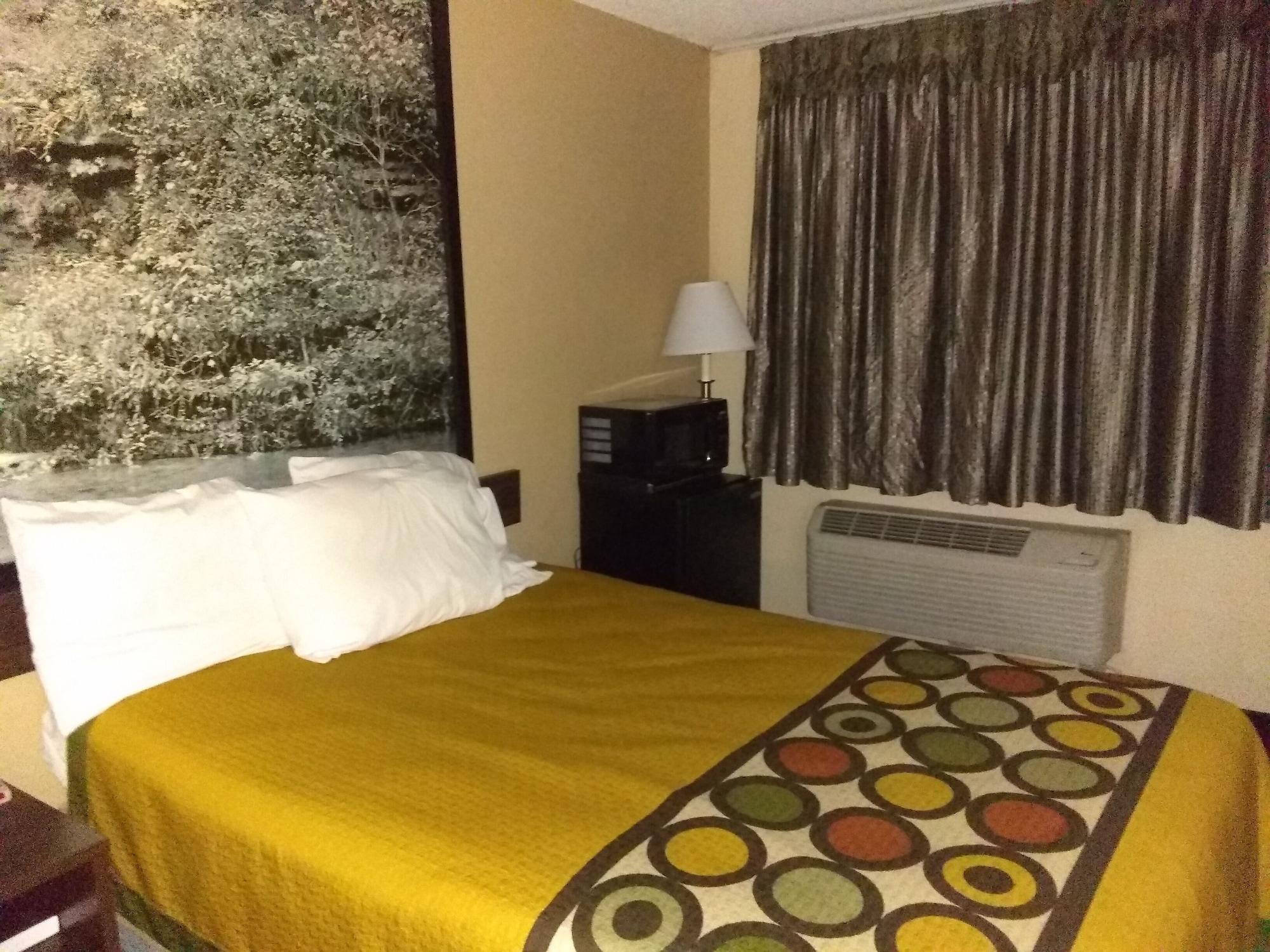 Super 8 By Wyndham Boonville Ngoại thất bức ảnh
