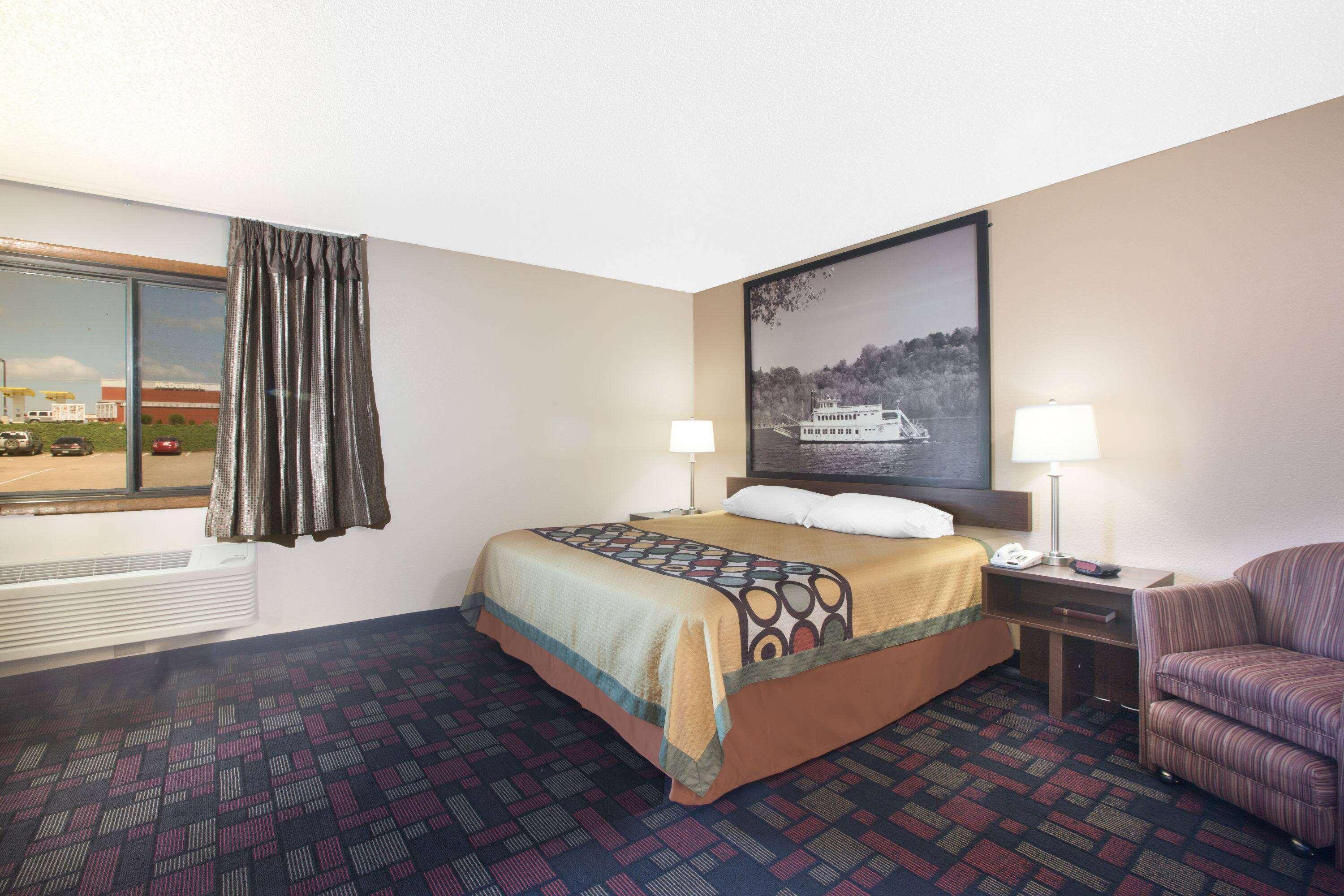Super 8 By Wyndham Boonville Ngoại thất bức ảnh